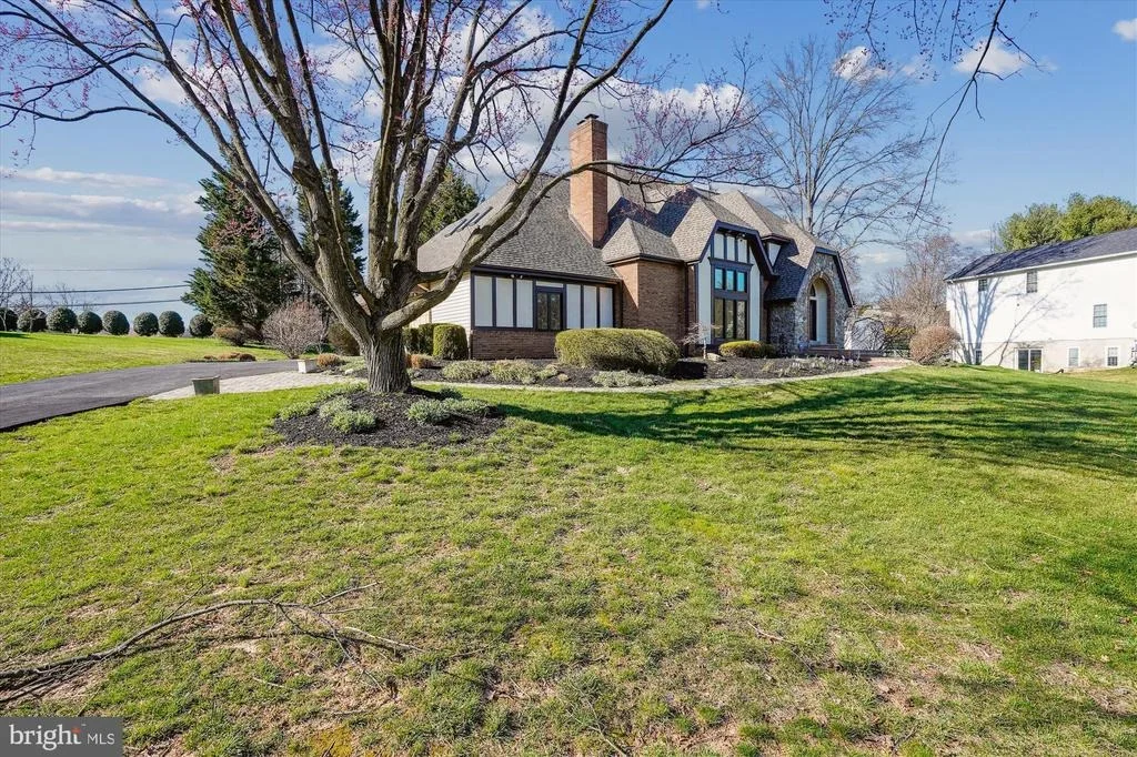 Photo of 18604 WILLOW OAK DRIVE