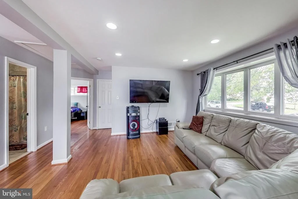 Photo of 13304 DAUPHINE STREET