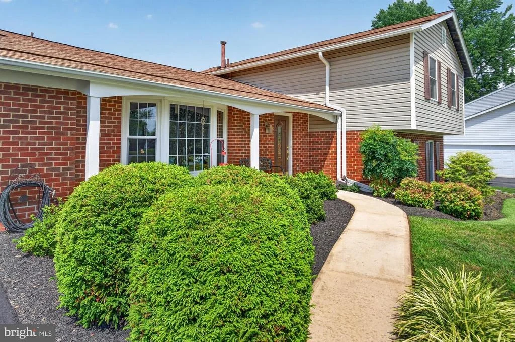 Photo of 18029 LAFAYETTE DRIVE