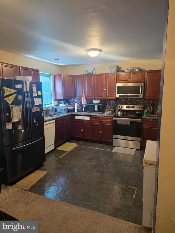 Photo of 7511 NEWBERRY LANE