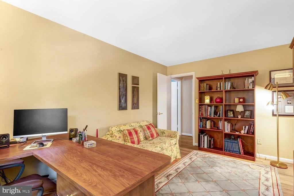 Photo of 4401 DOLPHIN LANE