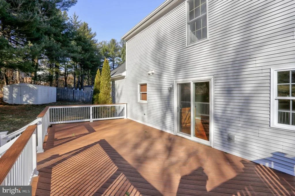 Photo of 8278 LEISHEAR ROAD