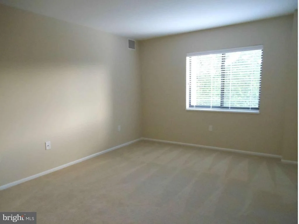 Photo of Unit 1401 at 15101 INTERLACHEN DRIVE