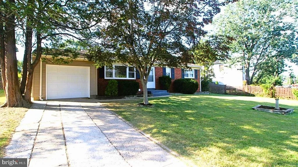 Photo of 5 SANDY LA