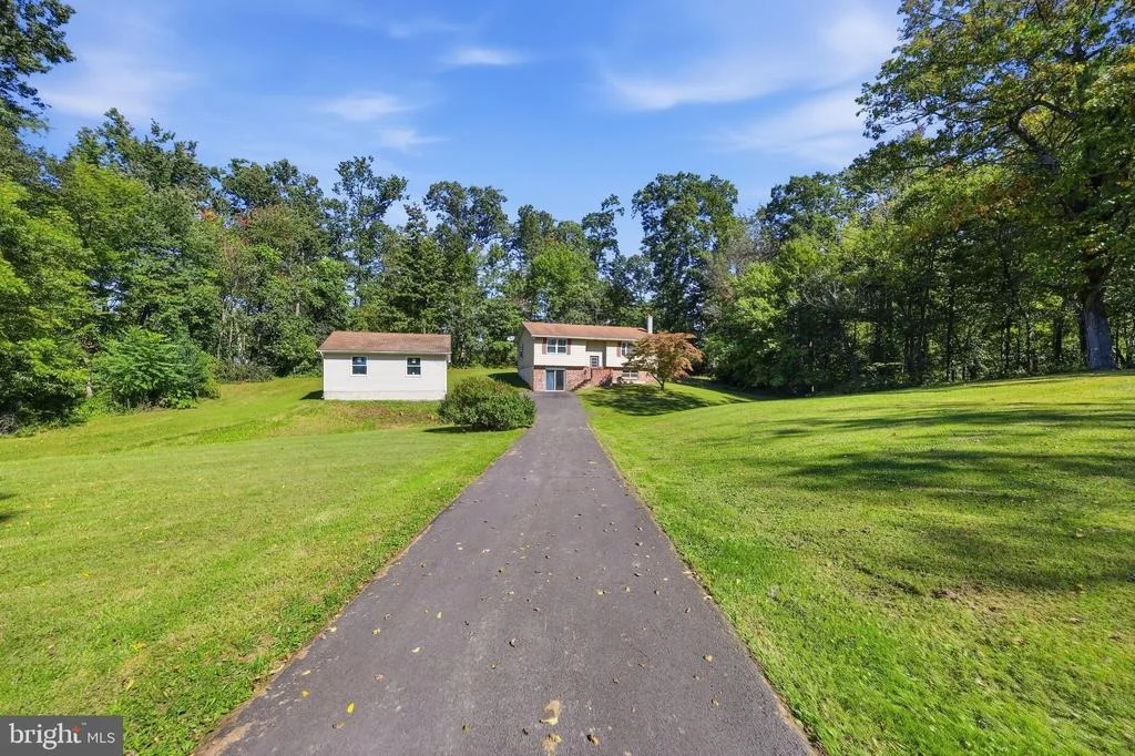 Photo of 10652 DORCUS ROAD
