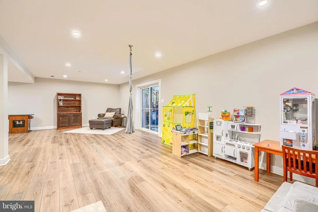 Photo of 2553 HANOVER PIKE