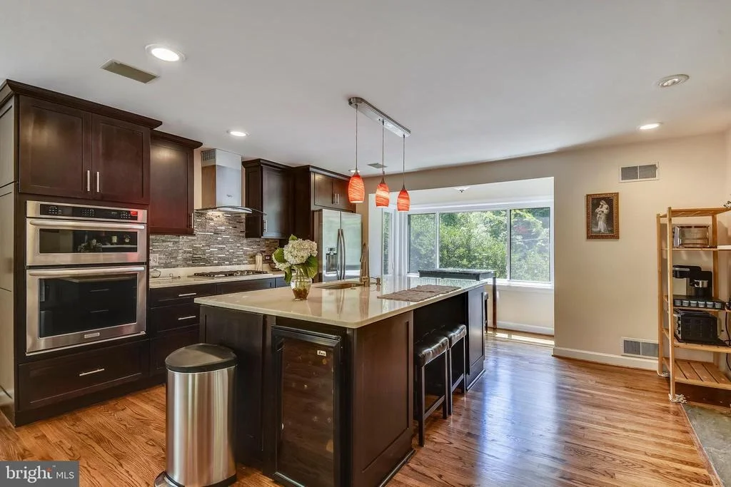 Photo of 9919 MACARTHUR BOULEVARD