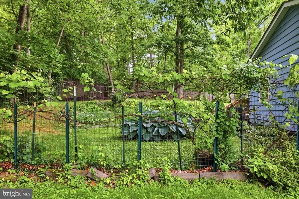 Photo of 7338 STUART CIRCLE