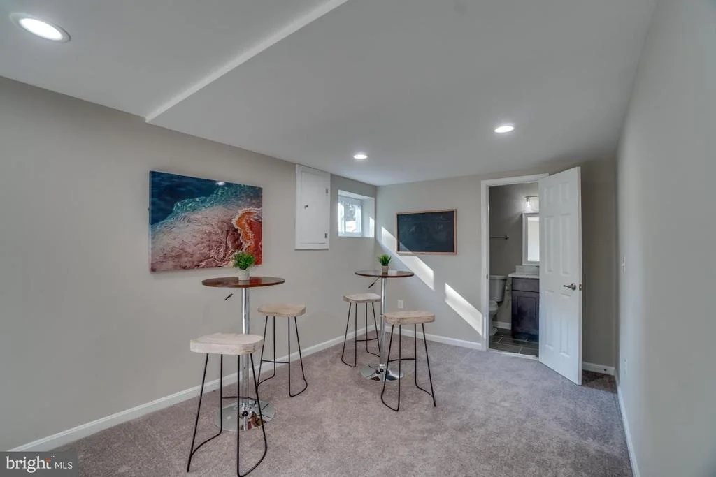Photo of 913 SADDLEBACK COURT