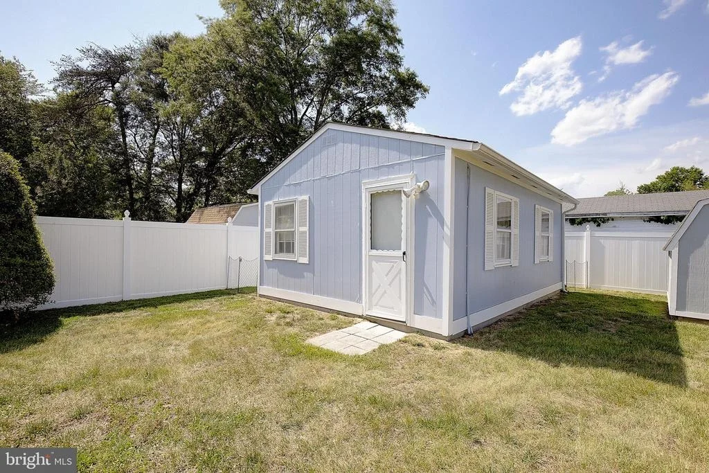 Photo of 5304 DORIS DRIVE