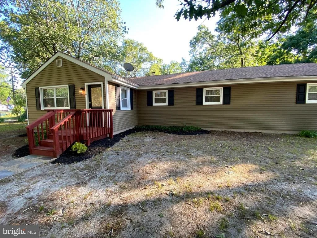 Photo of 401 CAINS MILL RD