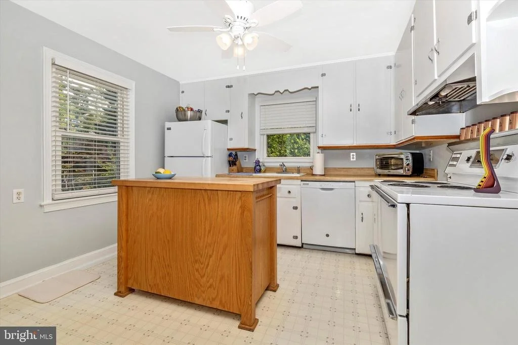 Photo of 25216 OAK DRIVE