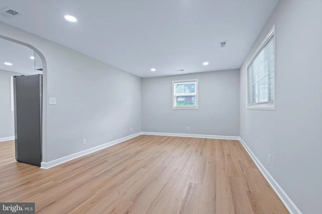 Photo of 1404 SPRING AVENUE