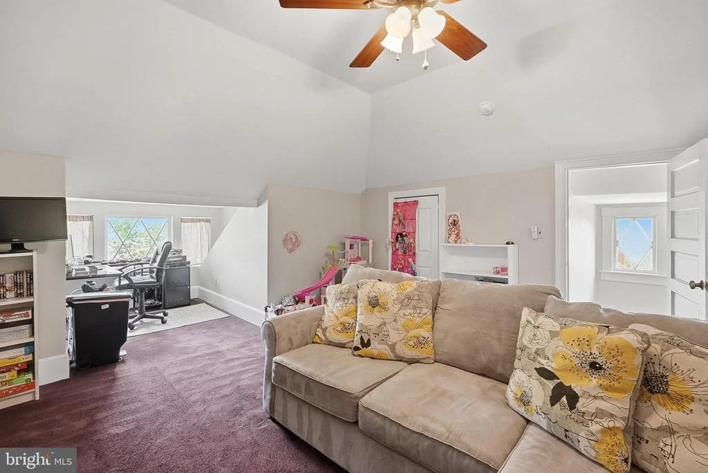 Photo of 9026 SUDLEY ROAD