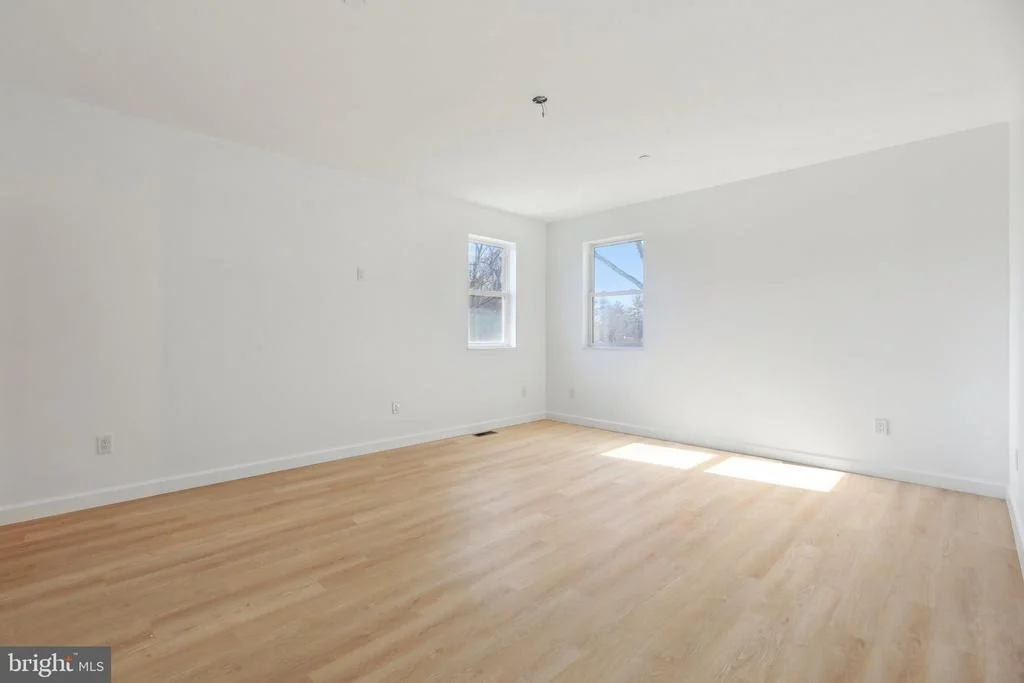 Photo of 8325 GROVE ANGLE ROAD