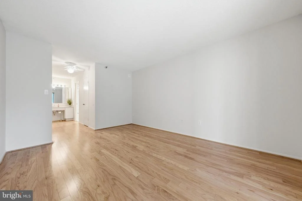 Photo of Unit 2115 at 15107 INTERLACHEN DRIVE