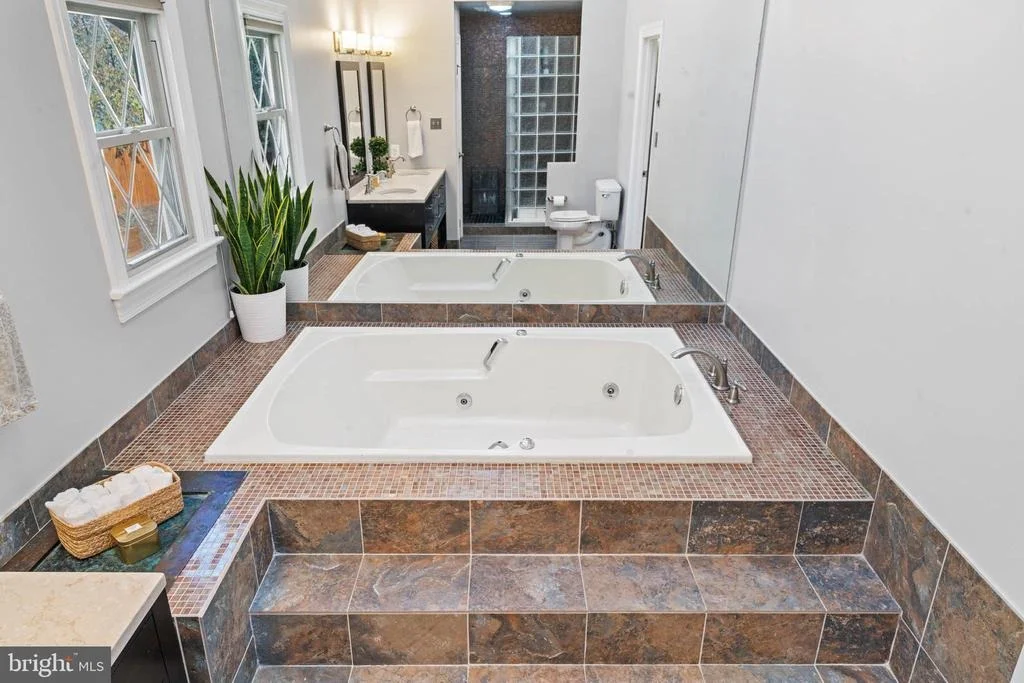 Photo of 15304 WATERGATE ROAD
