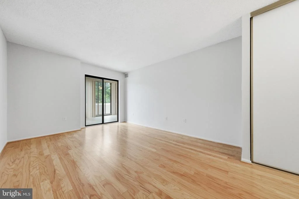 Photo of Unit 2115 at 15107 INTERLACHEN DRIVE