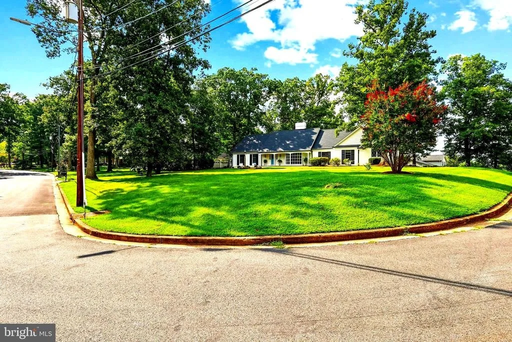 Photo of 9507 NELSON LANE