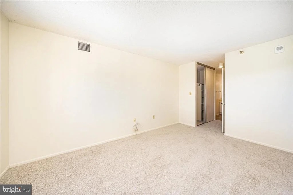Photo of Unit 1807 at 15101 INTERLACHEN DRIVE