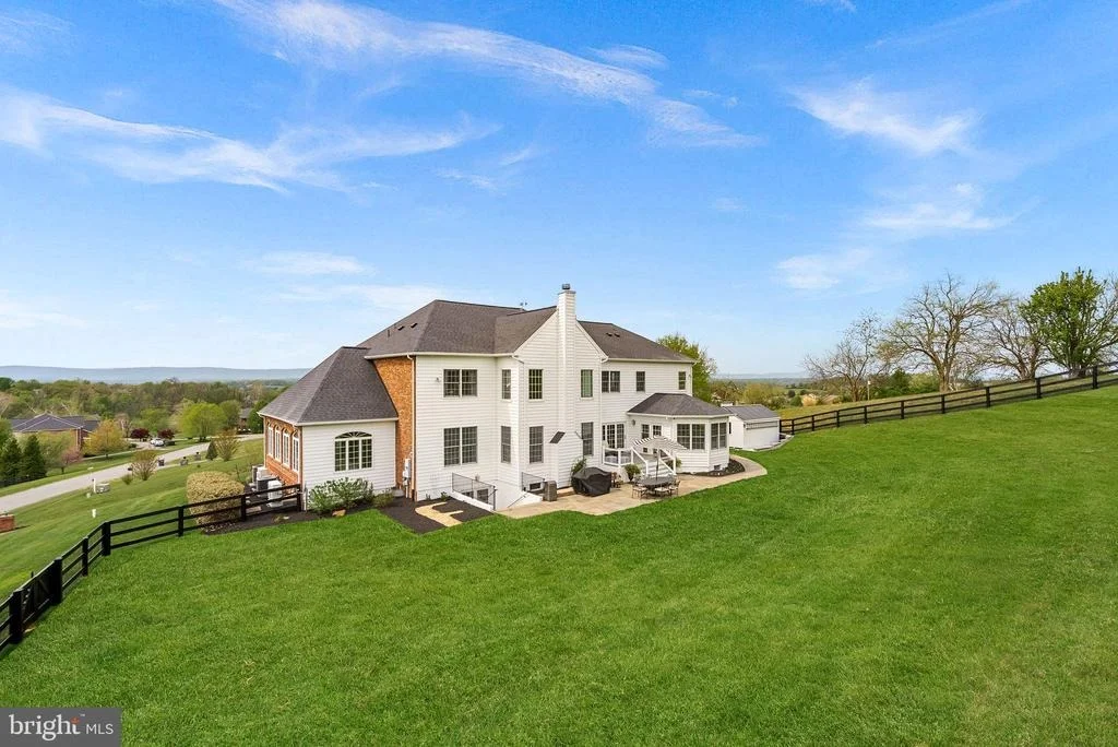Photo of 15064 BARLOW DRIVE
