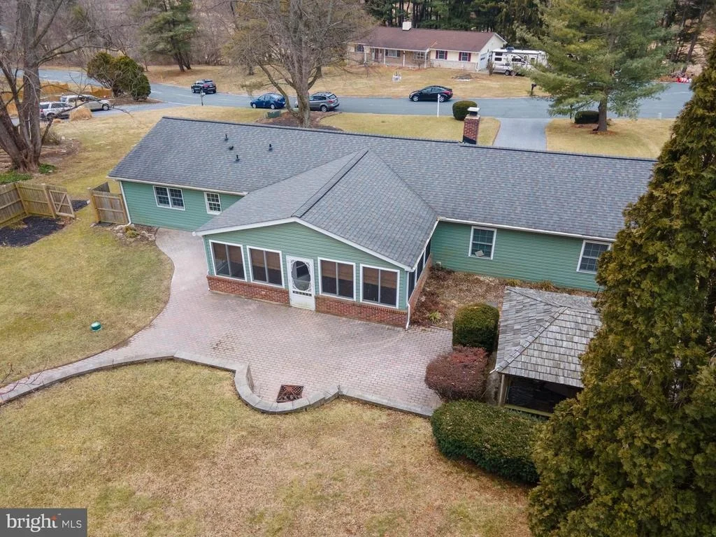 Photo of 2115 STERLING COURT