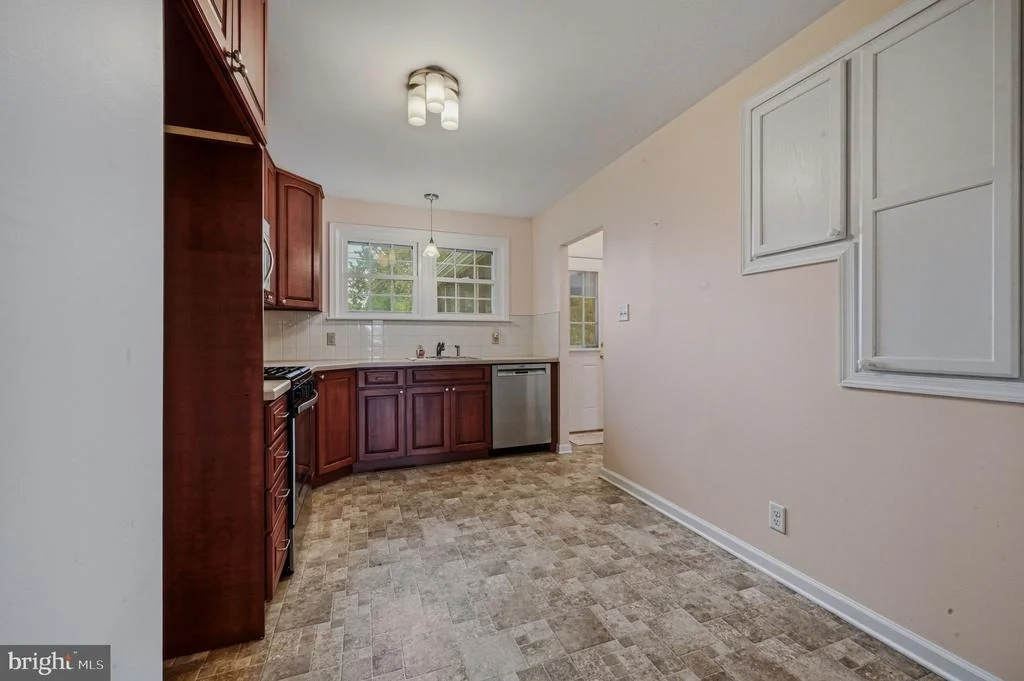 Photo of 308 BREWSTER DRIVE