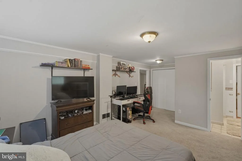 Photo of 5414 QUEENSBERRY AVENUE
