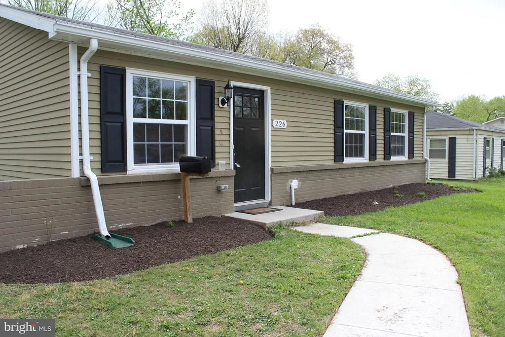 Photo of 226 ASH ROAD W