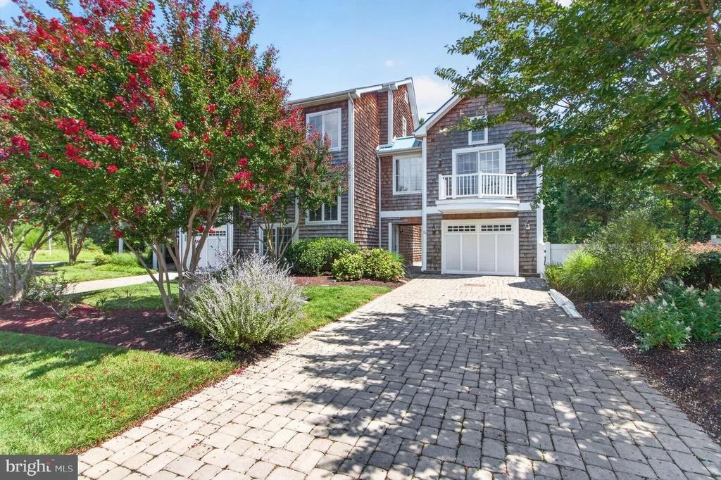 Photo of 54 SURF AVENUE
