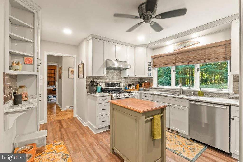 Photo of 4208 RAVENHURST CIRCLE
