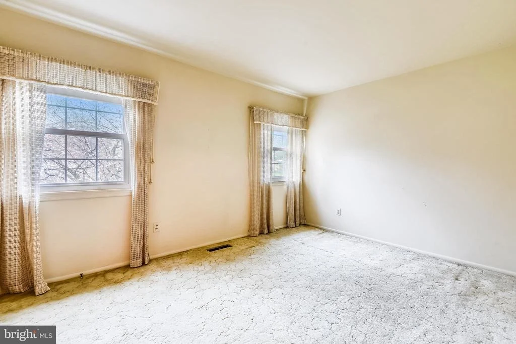 Photo of 3913 QUEEN MARY DRIVE
