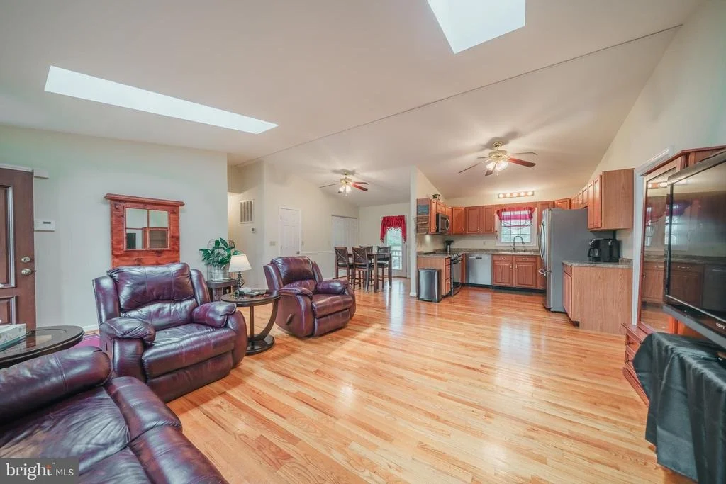 Photo of 15221 WOODCREST DRIVE