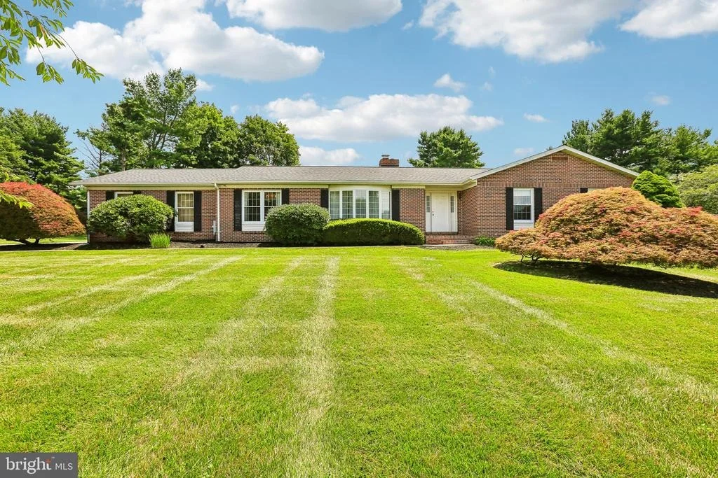 Photo of 2215 CHEROKEE DRIVE