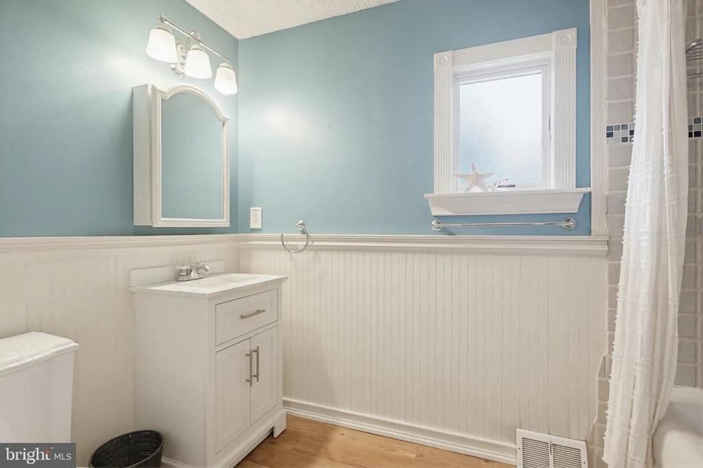 Photo of 1465 RIDGEWAY