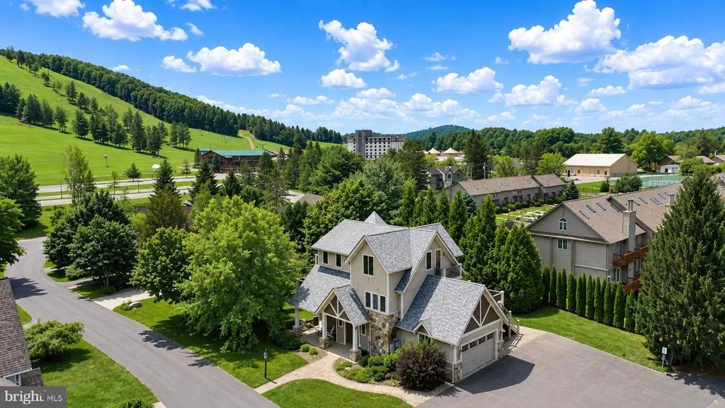 Photo of 250 LAKE POINTE DRIVE