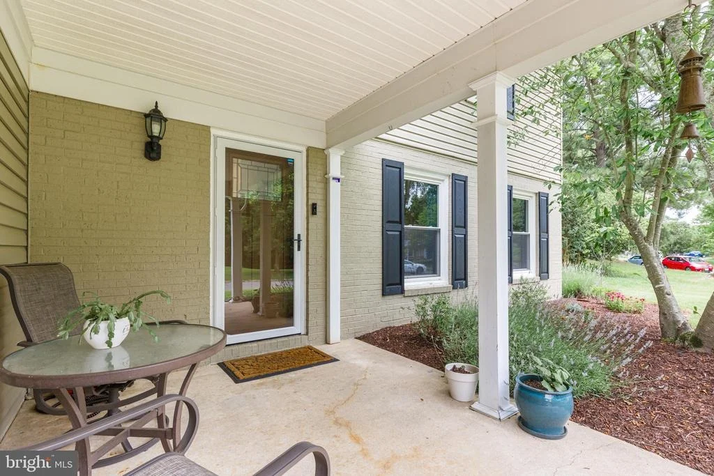 Photo of 15005 NARROWS LANE