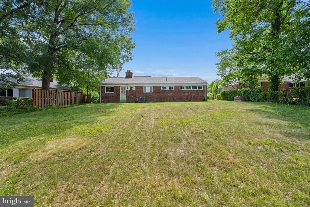 Photo of 6803 ADELPHI ROAD