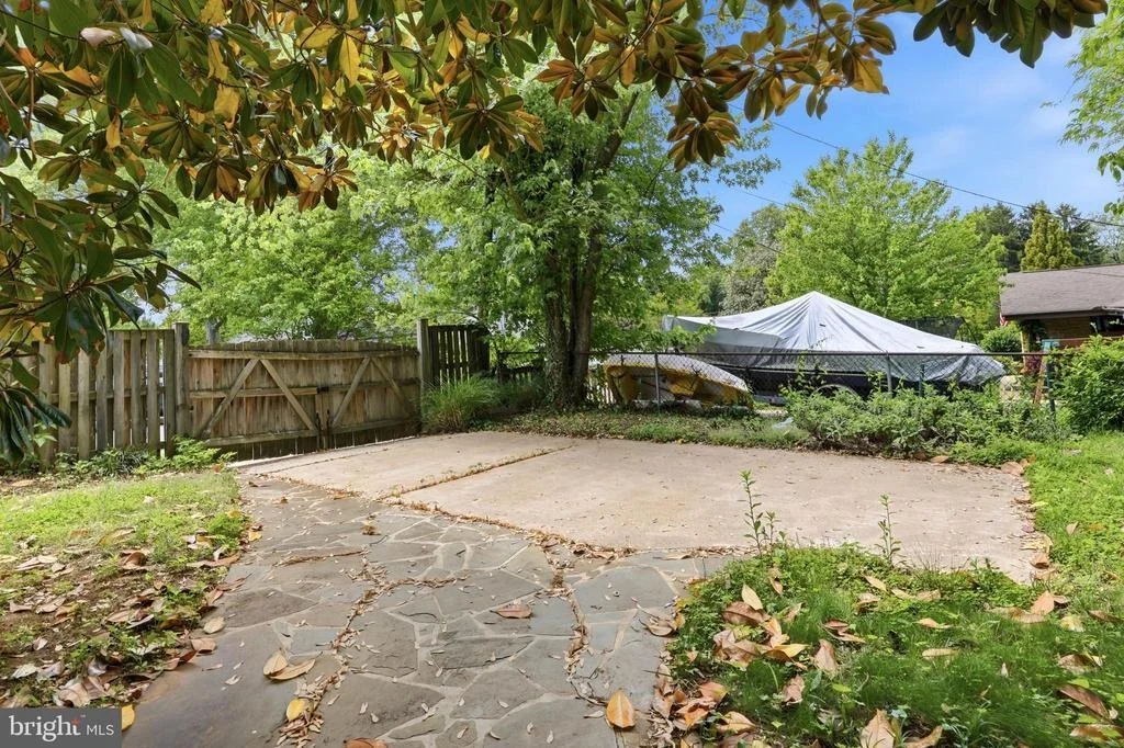 Photo of 411 LUDLOW ROAD