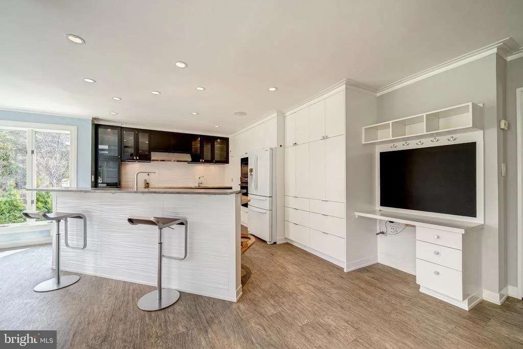 Photo of 6202 NETHERCOMBE COURT