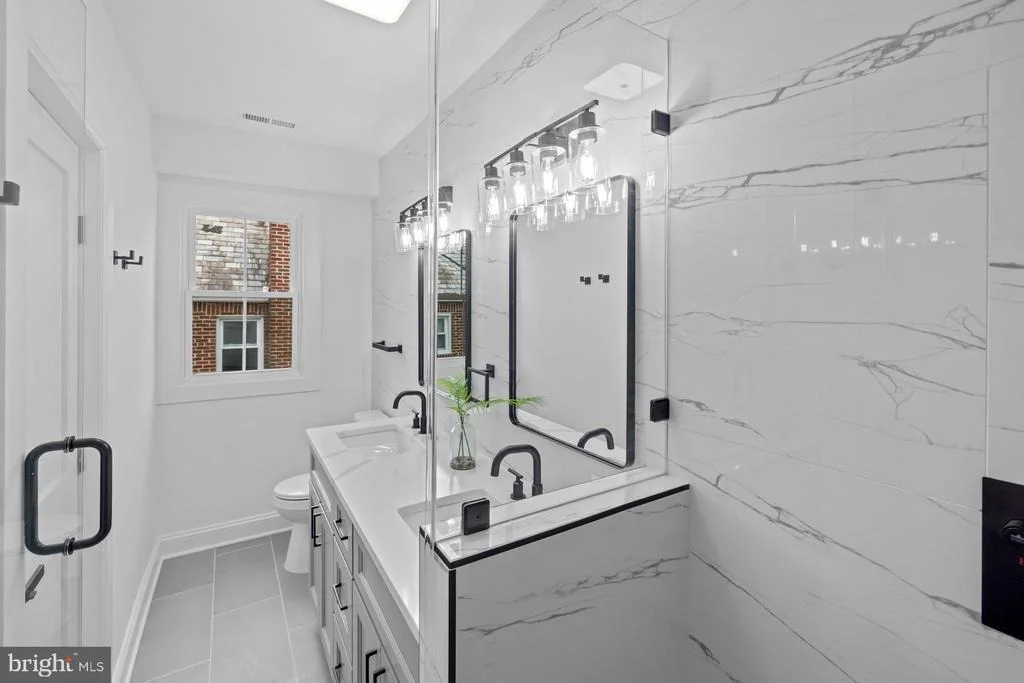 Photo of 536 ONEIDA PLACE NW