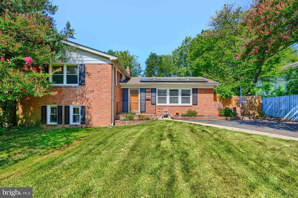 Photo of 10708 WOODSDALE DRIVE