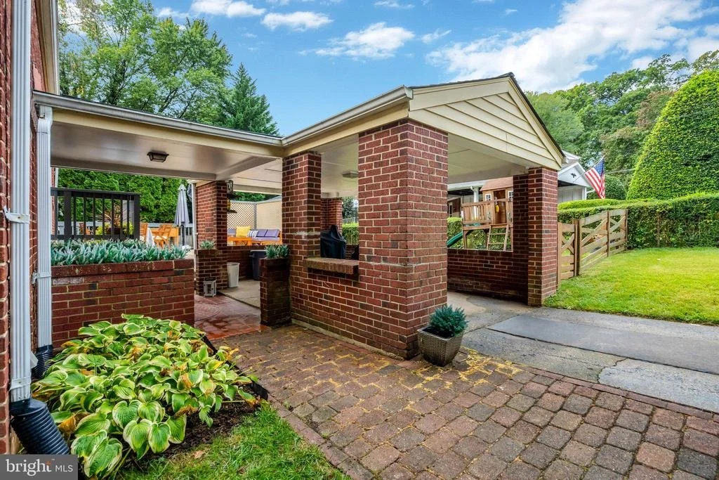 Photo of 3907 FAIRVIEW DRIVE