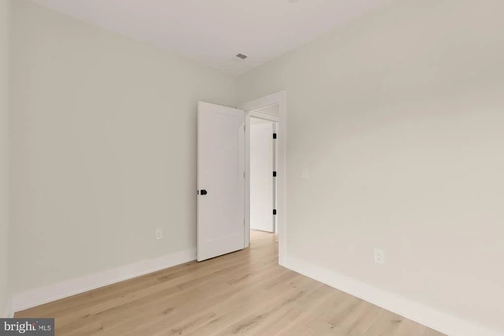 Photo of 9512 FOREST ROAD