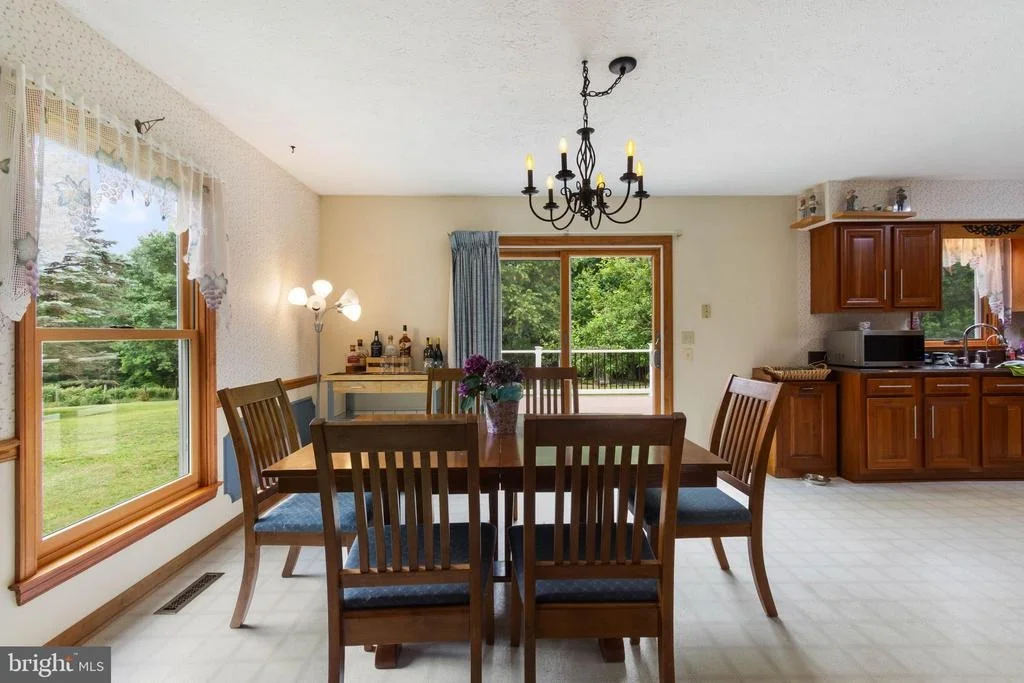 Photo of 2380 MOREAU DRIVE
