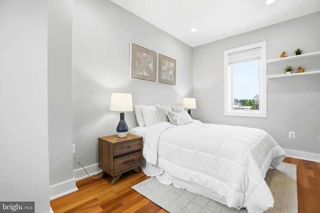 Photo of 915 3RD STREET NE