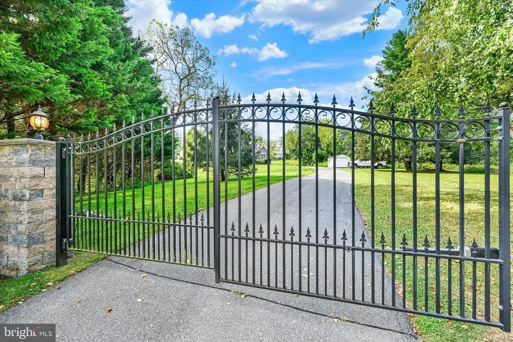 Photo of 10405 LYONS MILL ROAD