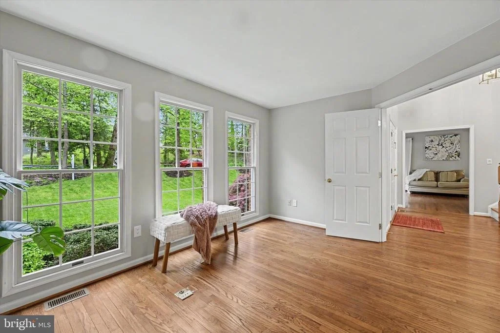 Photo of 8033 CREST ROAD