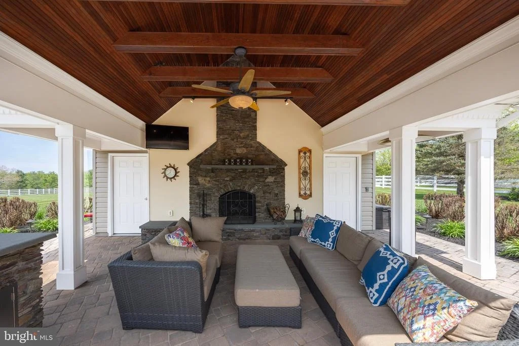 Photo of 6170 CHALLEDON CIRCLE