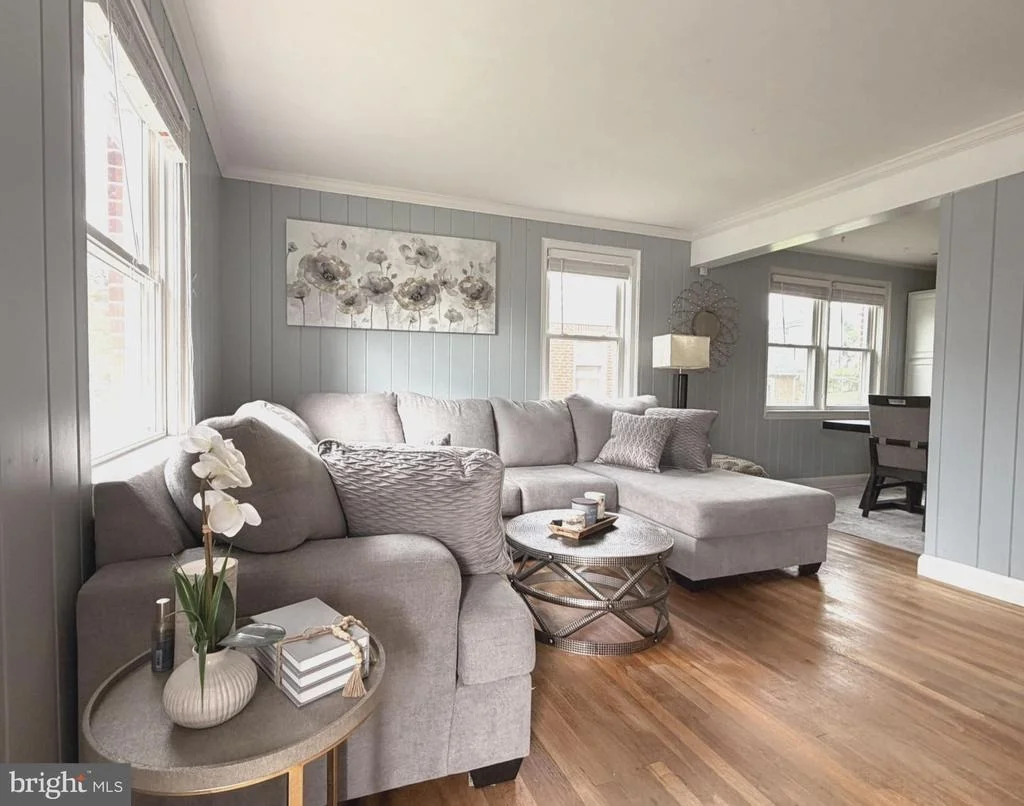 Photo of 6011 EASTERN PARKWAY
